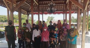 Sosialisasi PMBA & Pemberian PMT Bagi Balita Stunting Dan Bumil Di Desa Tumpukan