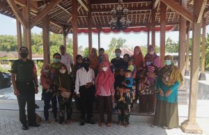 Sosialisasi PMBA & Pemberian PMT Bagi Balita Stunting Dan Bumil Di Desa Tumpukan