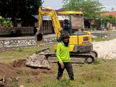 Pemdes Tumpukan Bangun Lapangan Sepak Bola.