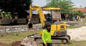 Pemdes Tumpukan Bangun Lapangan Sepak Bola.