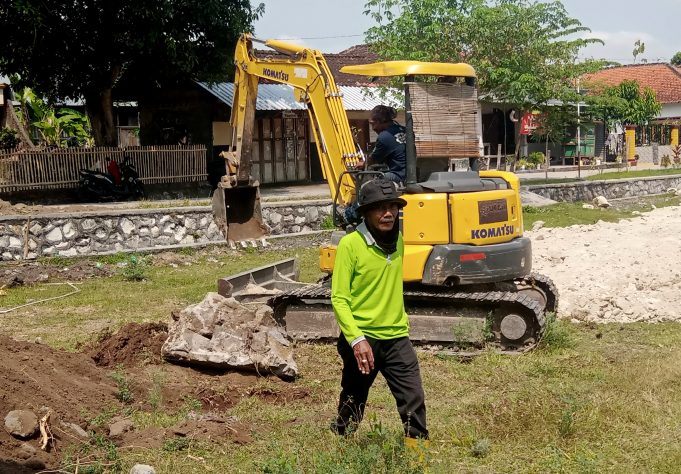 Pemdes Tumpukan Bangun Lapangan Sepak Bola.