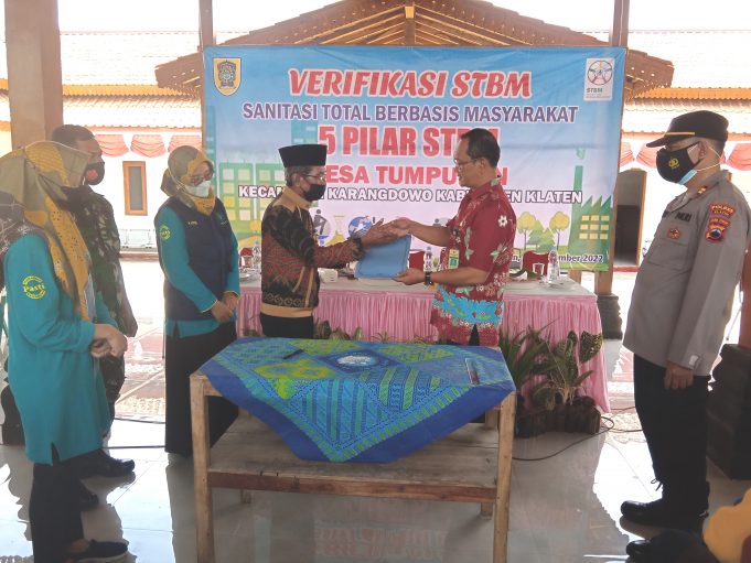 Deklarasi Lima Pilar Sanitasi Total Berbasis Masyarakat Desa Tumpukan.