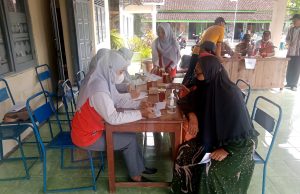 Pemeriksaan Gula Darah Warga Masyarakat Desa Tanjung.