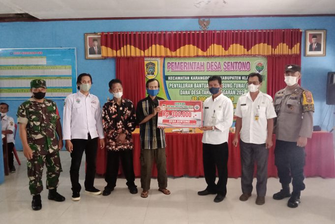 Pemdes Sentono Salurkan BLT-DD Terakhir Di Tahun 2022