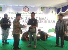 Pondok Pesantren Islam Al-Ittiba’ Salurkan Zakat Maal