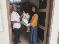 Sebanyak 165 Warga Desa Karangtalun Menerima Bantuan Pangan Beras.