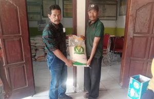 Penyaluran Bantuan Pangan Tahap Tiga Di Desa Gondangsari.