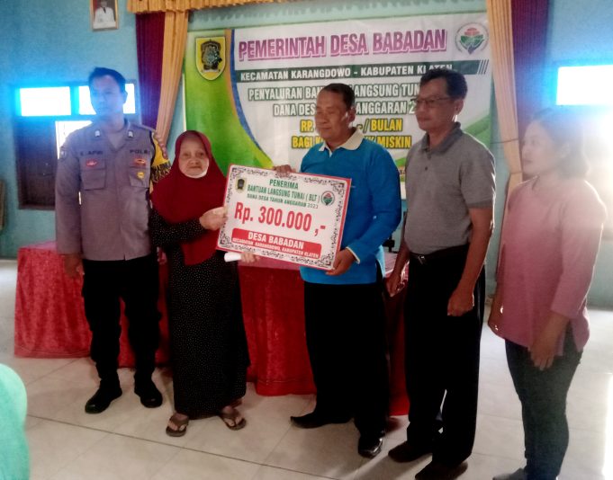 Penyaluran Bantuan Langsung Tunai Dana Desa Tahap Delapan Di Desa Babadan