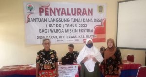 Pemerintah Desa Baran Salurkan BLT-DD Tahap Delapan Tahun 2023
