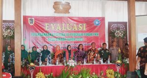 Evaluasi Pelaksanaan 10 Program PKK Desa Binaan Di Desa Tumpukan.