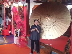 Ketua DPR RI Puan Maharani Kunjungi Sentra Kerajinan Payung Di Desa Tanjung