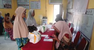 Banyaknya 398 Keluarga Penerima Manfaat Desa Jelobo Terima Bantuan Beras.