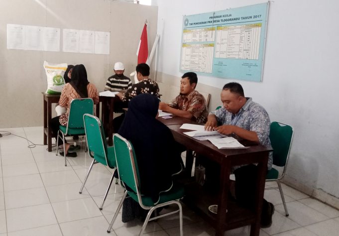 Sebanyak 301 Warga Desa Tlogorandu Terima Bantuan Pangan Beras