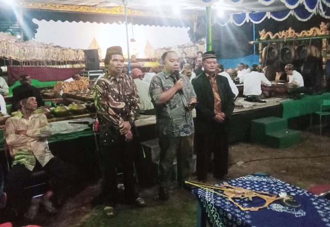 Tradisi Ruwahan Warga Masyarakat Desa Tlogorandu Gelar Wayangan