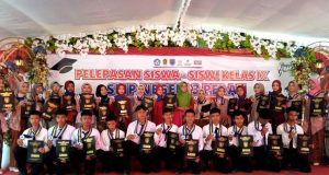 Prosesi Pelepasan Siswa Siswi Kelas IX SMP Negeri 3 Pedan