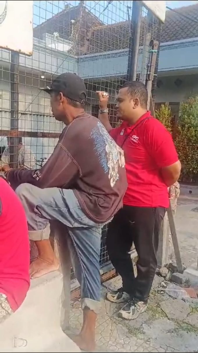 Gogor Johan Melakukan Blusukan Ke Warga.