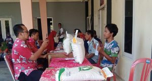 Penyaluran Bantuan Pangan Beras 10Kg Tahap VI Bulan Juni 2024 Desa Kalangan.