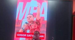 Secara Marathon (PAC) PDI P Jebres Sosialisasikan Dan Kenalkan Bacalon Wali dan Wawali Kota Surakarta.