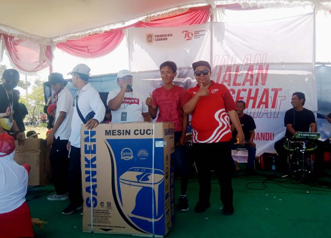 Ribuan Warga Desa Tlogorandu Ikuti Jalan Sehat Meriahkan HUT Kemerdekaan RI Ke 79