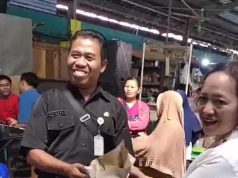 Paguyuban Pasar Minggiran Rayakan HUT Kemerdekaan RI Ke-79 Dengan Potong Tumpeng.