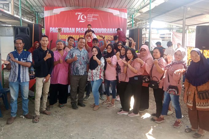 Keluarga Besar Paguyuban Pasar Purwo Raharjo Teloyo Rayakan HUT Kemerdekaan RI Ke-79 Gelar Panggung Hiburan.