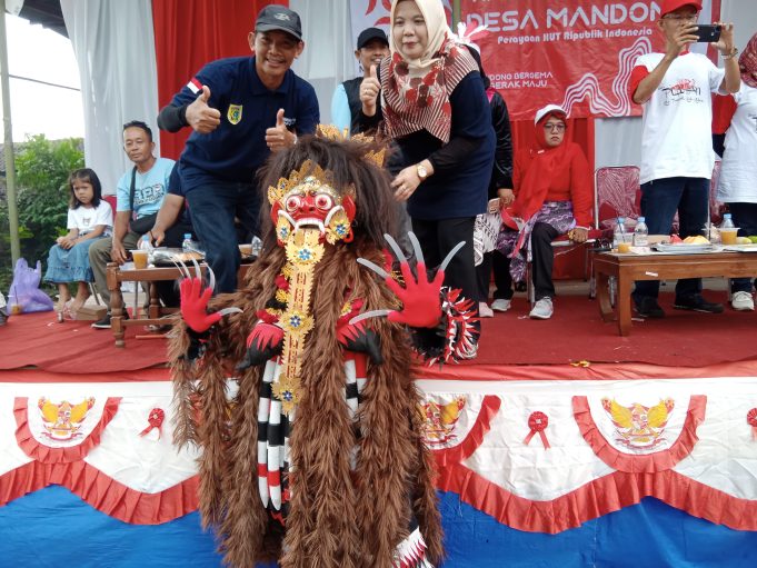 Karnaval Budaya Meriahkan Perayaan HUT Kemerdekaan RI ke-79 Di Desa Mandong