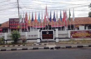 KPUD KUNINGAN BATASI LIPUTAN