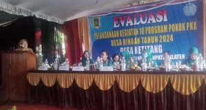 Pelaksanaan Evaluasi 10 Program PKK Desa Binaan Di Desa Ketitang 2024.