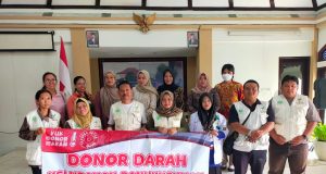 IPSM Danukusuman Berikan Bantuan Makanan Dan Mengadakan Donor Darah