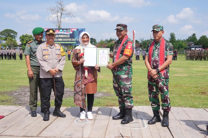 Buka TMMD Sengkuyung Tahap IV di Desa Pakisan, Bupati Klaten Apresiasi Kontribusi TNI dan Polri
