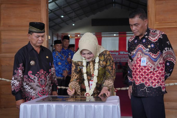 Bupati Klaten Resmikan Gedung Sport Center, Dalam Kegiatan Sambang Warga Desa Kalangan