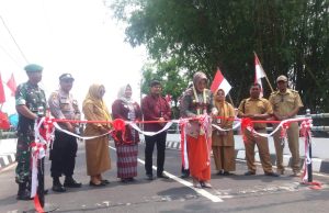 Bupati Klaten Sri Mulyani Meresmikan Jembatan Trasan II, Kecamatan Juwiring.