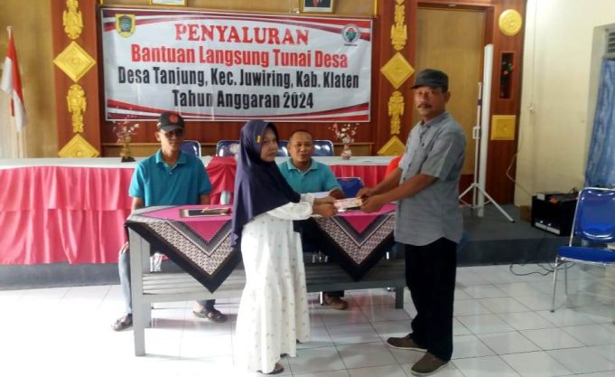 Penyaluran Bantuan Langsung Tunai Dana Desa ( BLT DD ) Desa Tanjung Desember 2024