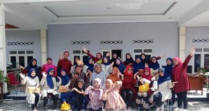 Sambut Hari Ibu Ke-96 Ketua TP-PKK Kecamatan Pedan Ajak TP-PKK Desa Senam Bersama.