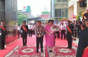 Sertijab Kapolresta Surakarta Dari Kombes Pol Iwan Saktiadi Kepada Kombes. Pol. Catur Cahyono Wibowo Sebagai Kapolresta Yang Baru.