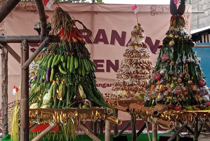 Kirab Gunungan Tradisi Sadranan, Kembali Di Gelar Warga Jenon, Sebagai Bentuk Rasa Syukur.