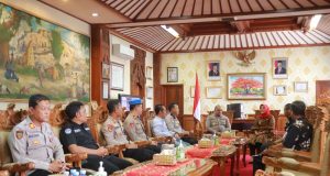 Kapolres Klaten AKBP Nur Cahyo Ari Prasetyo S.H,.M.I.K.,M.H Laksanakan Silahturahmi Dengan Bupati Sri Mulyani