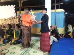 Lestarikan Budaya Jawa Sadranan, Warga Desa Tanjung Gelar Wayangan.
