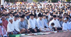 Ribuan Warga Ikuti Sholat Idul Fitri Di Alun-alun Klaten