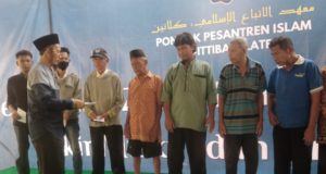Jelang Hari Raya Idul Fitri 1446 Hijriyah Pondok Pesantren Islam Al- Ittiba’ Salurkan Zakat Maal Pada 2000 Fakir Miskin dan Anak Yatim