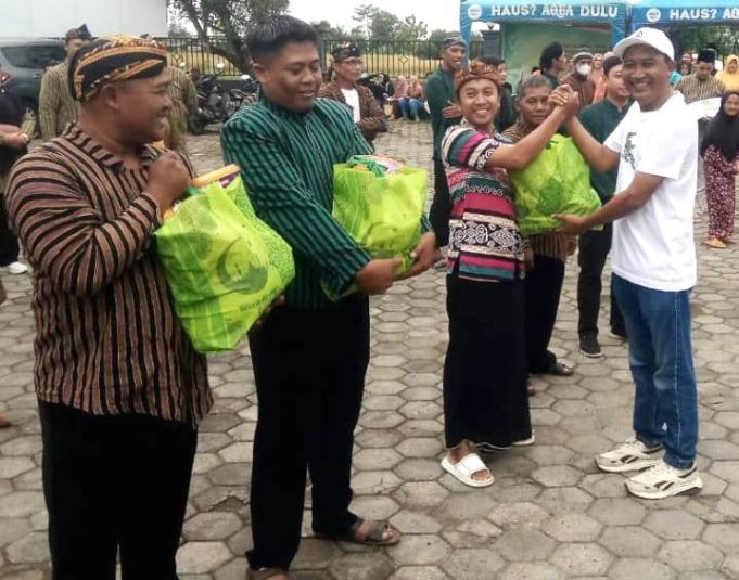 Jelang Hari Raya Idul Fitri 2025 Pemdes Ponggok Salurkan Sembako 730 Paket Pada Warganya.