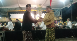 Halal BI Halal 1446 H/2025 Desa Wunut Gelar wayangan.