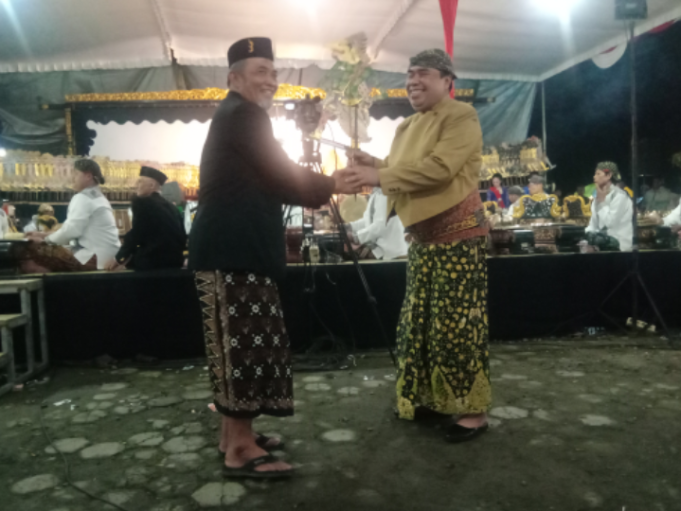 Halal BI Halal 1446 H/2025 Desa Wunut Gelar wayangan.