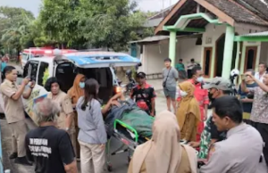 Puluhan Warga Desa Karangturi Keracunan Makanan Seusai Acara Halal Bi Halal.