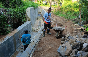 DESA KASTURI,KUNINGAN TINGKATKAN IRIGASI