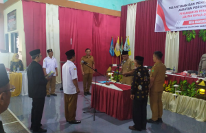 DESA MANIS KIDUL KEMBALI LANTIK PERANGKAT DESA