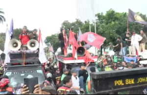 Aksi unjuk rasa atau demo digelar oleh pengemudi ojek online (ojol) dari berbagai wilayah di Indonesia di sejumlah titik di Jakarta, pada Selasa, 20 Mei 2025.