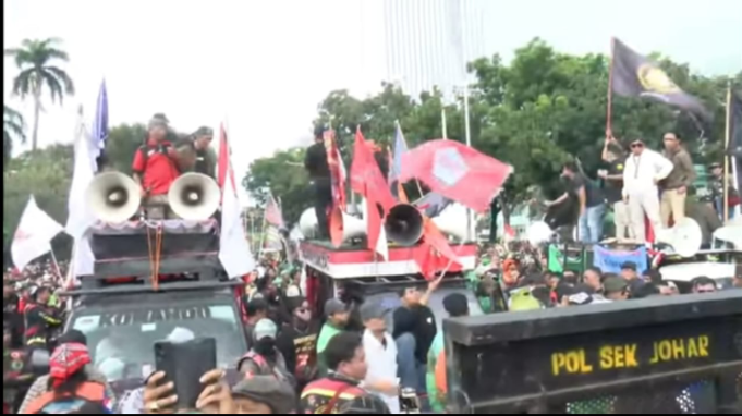 Aksi unjuk rasa atau demo digelar oleh pengemudi ojek online (ojol) dari berbagai wilayah di Indonesia di sejumlah titik di Jakarta, pada Selasa, 20 Mei 2025.