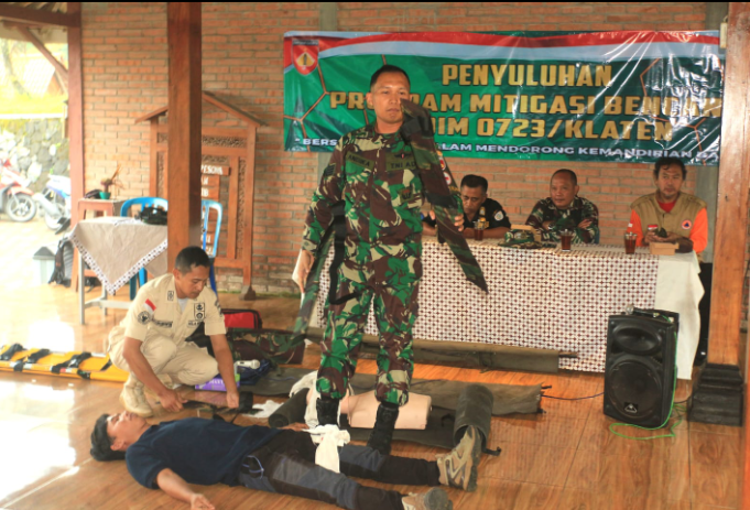 Kodim 0723/Klaten Gelar Pelatihan Kesiapsiagaan Mitigasi Bencana Di Lereng Merapi Desa Balerante, Kemalang