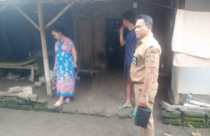 Peduli Warga Kurang Mampu, Camat Jatinom Berikan Bantuan Jambanisasi
